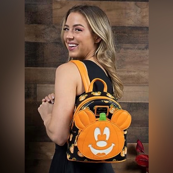 Mickey Halloween Loungefly Backpack -NEW - Picture 4 of 4